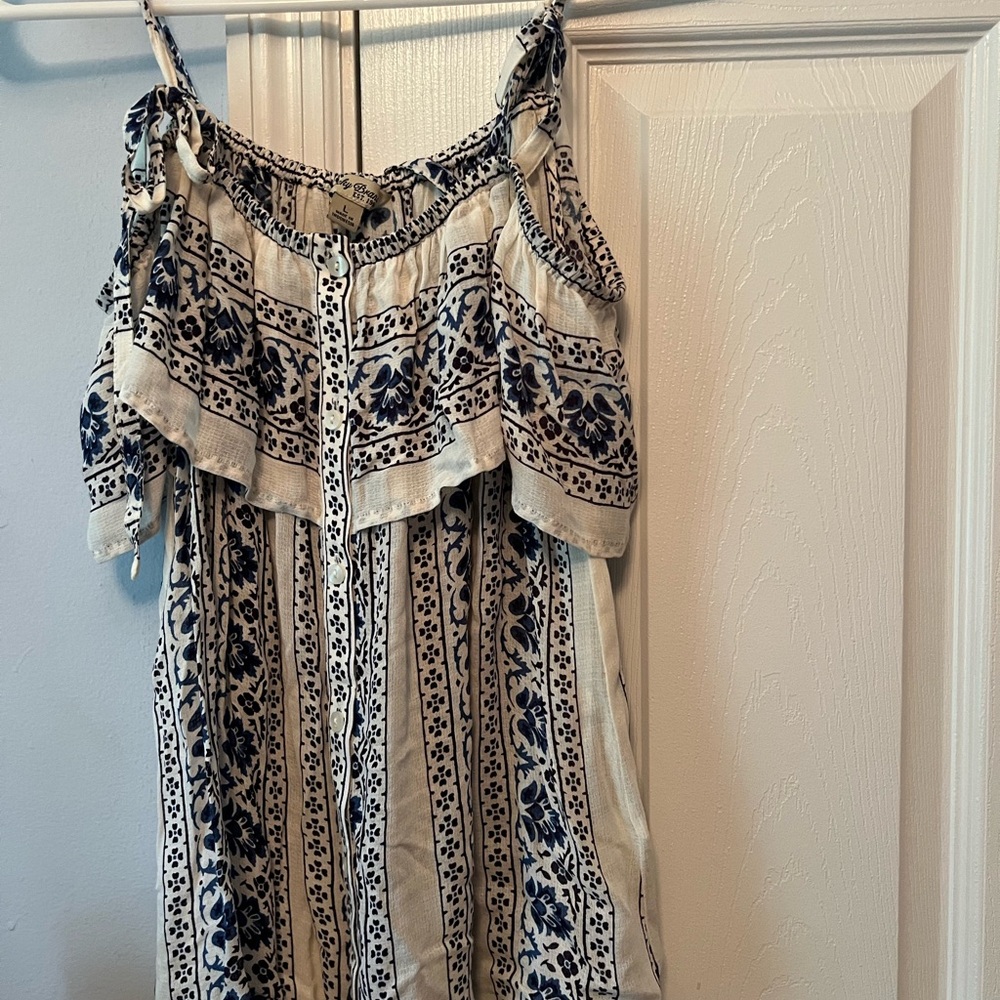 Lucky Brand. Womens top.  Size large